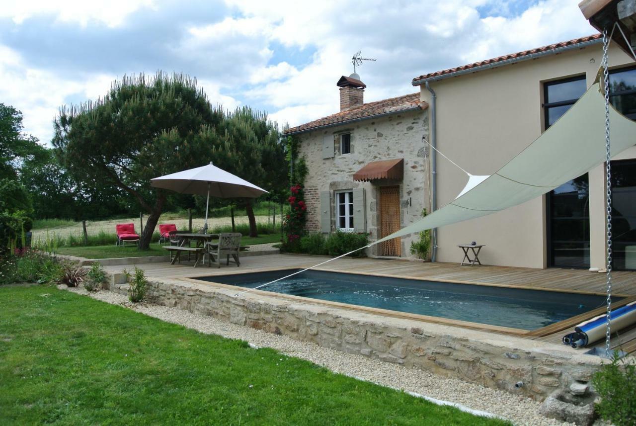 Les Epis Du Vent Bed & Breakfast Adilly Exterior photo
